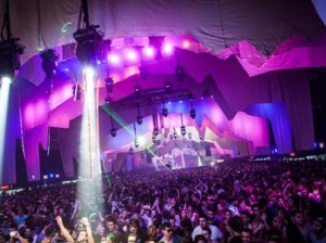 04-16-afiesta3.jpg_88717827